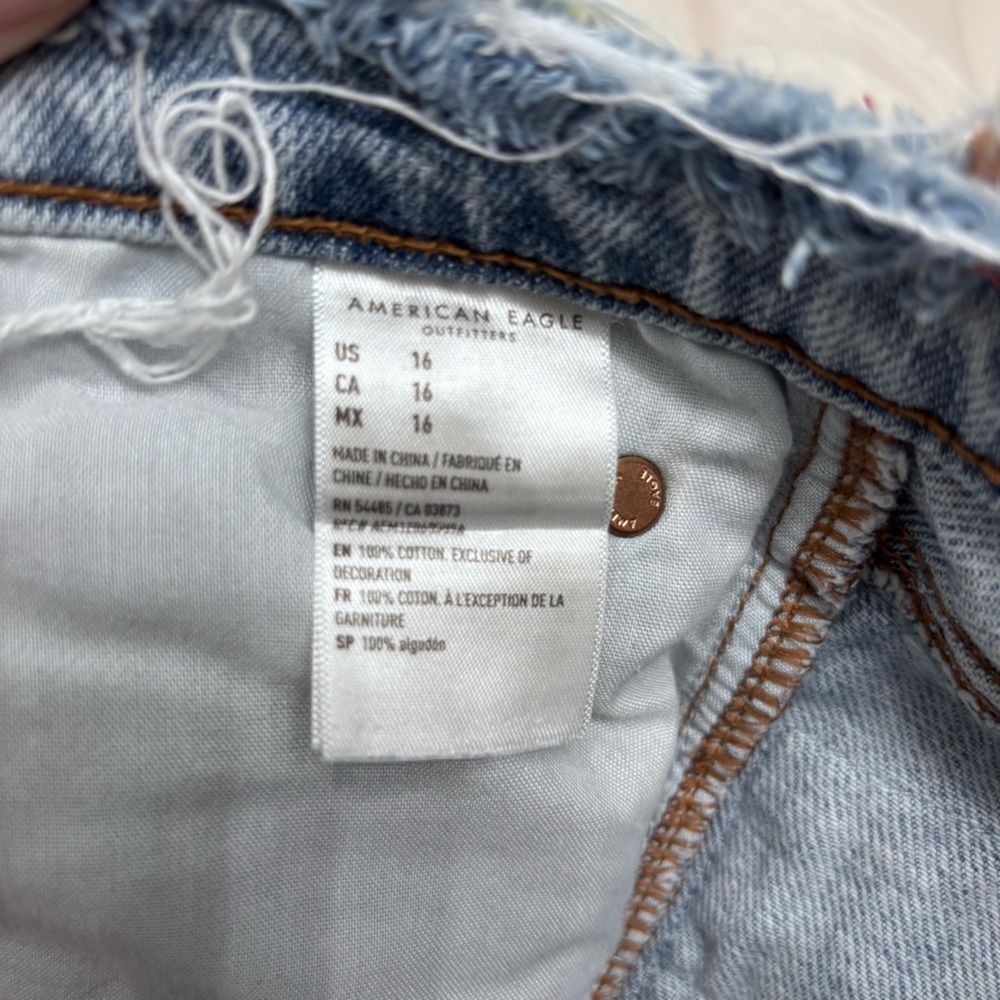 Light Wash Distressed Boyfriend Shorts | American Eagle Size 16 - Picture 7 of 12